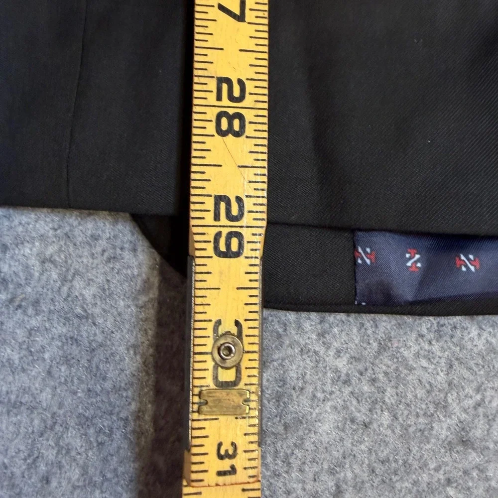 IZOD Isaac Men Black 2 Piece Stretch Suit 37R 31W x 32L ISAA2BPY0117